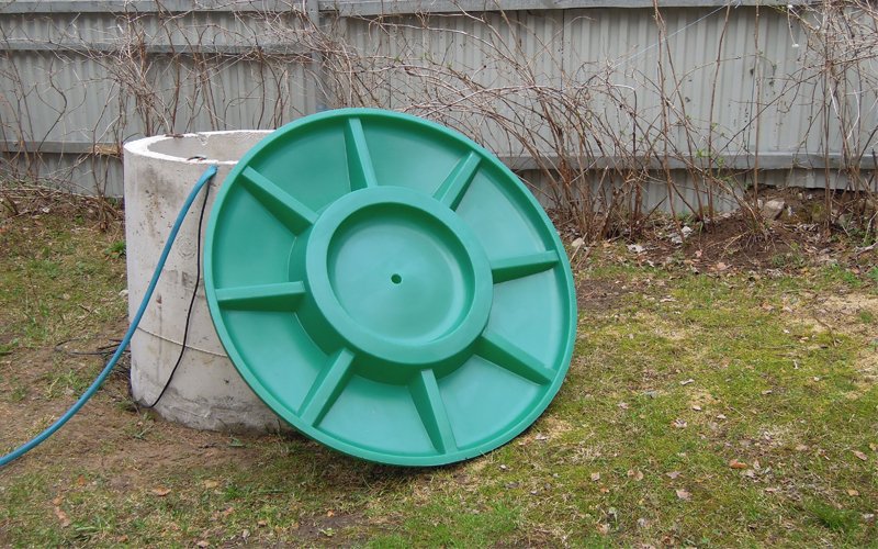 Крышка для колодца: люки деревянные, металлические и бетонные