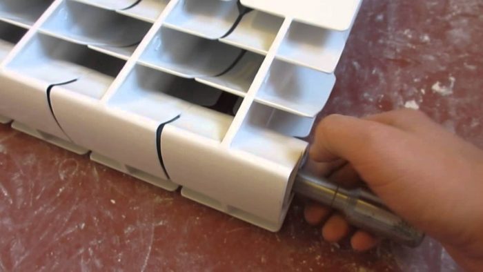 соединить алюминиевые радиаторы