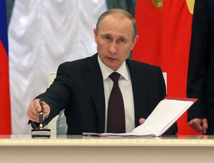 Путин подписал законы на 2019 год