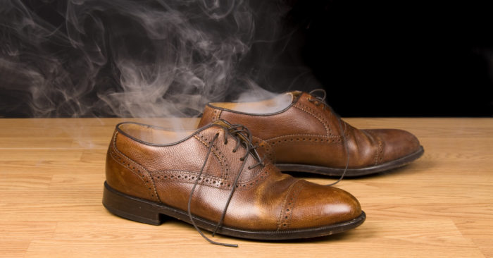 как устранить запах из обуви