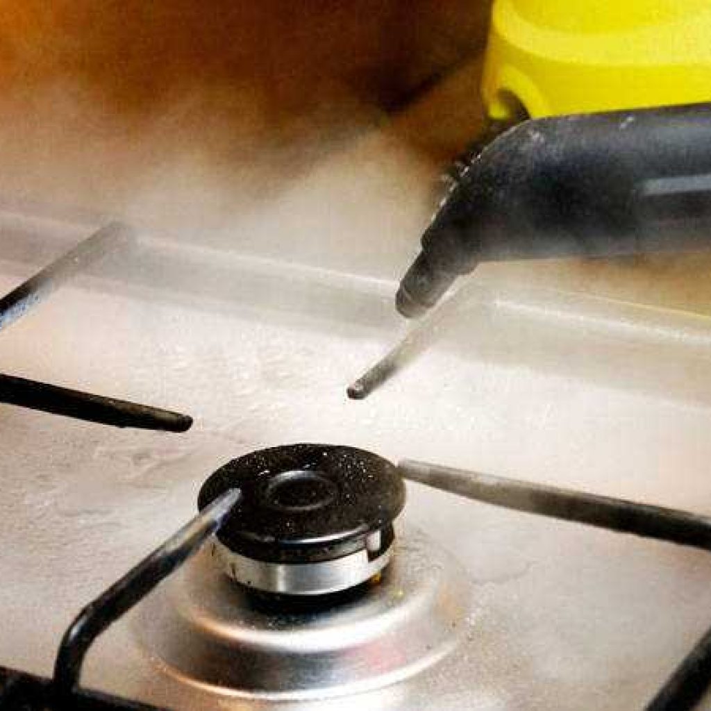 Как отмыть столешницу на кухне от жира рядом с газовой плитой