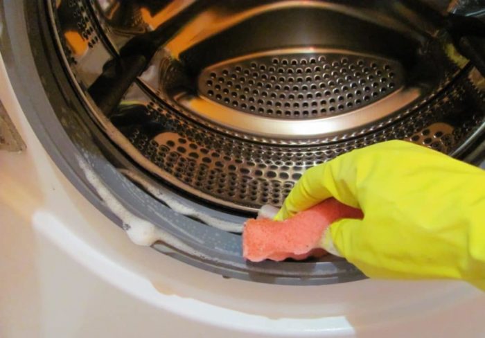 чистим резинку стиральной машинки от плесени