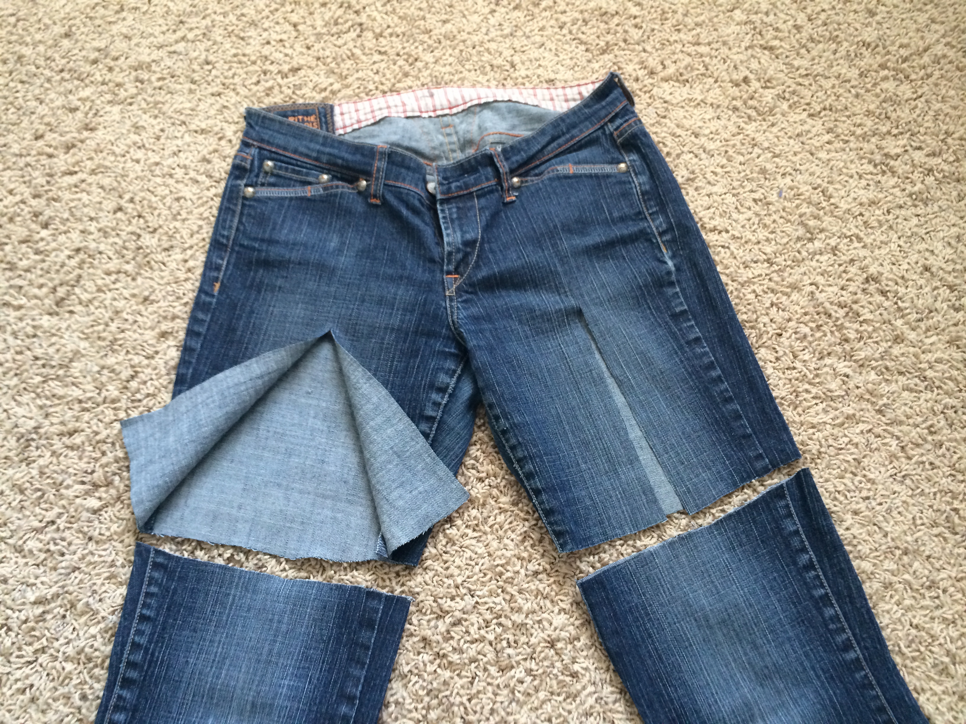 Старые Обрезанные джинсы