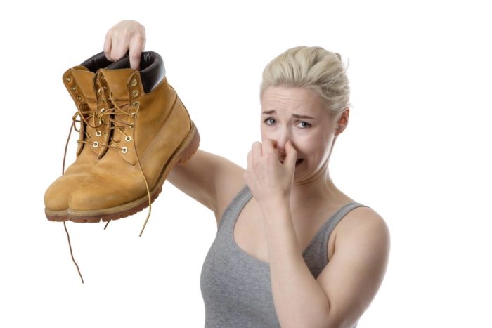 как избавится от запаха в обуви