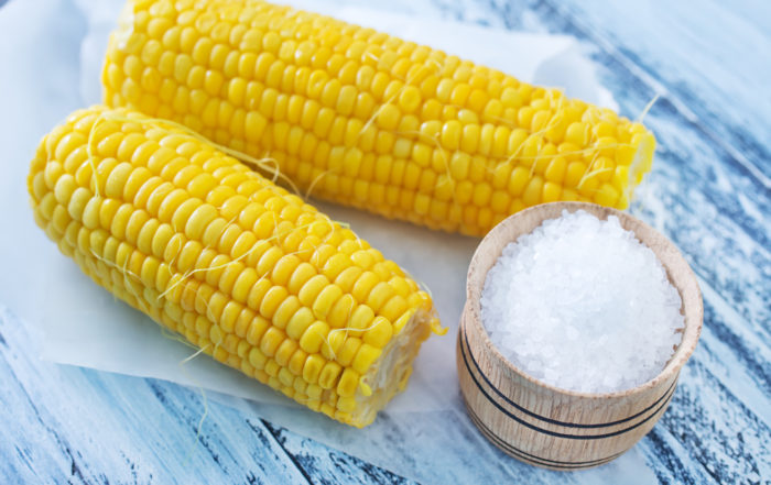 Кукуруза с солью и сахаром