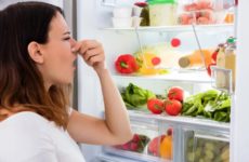 как убрать неприятный запах в холодильнике