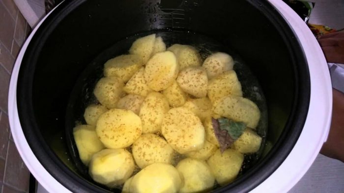 Варим картошку в мультиварке